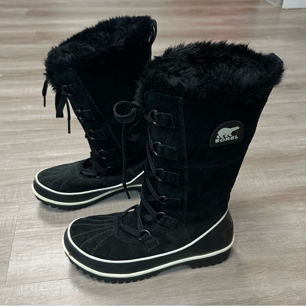 Sorel Tivoli High II Insulated Waterproof Lace-Up Snow Boots with Black Fur